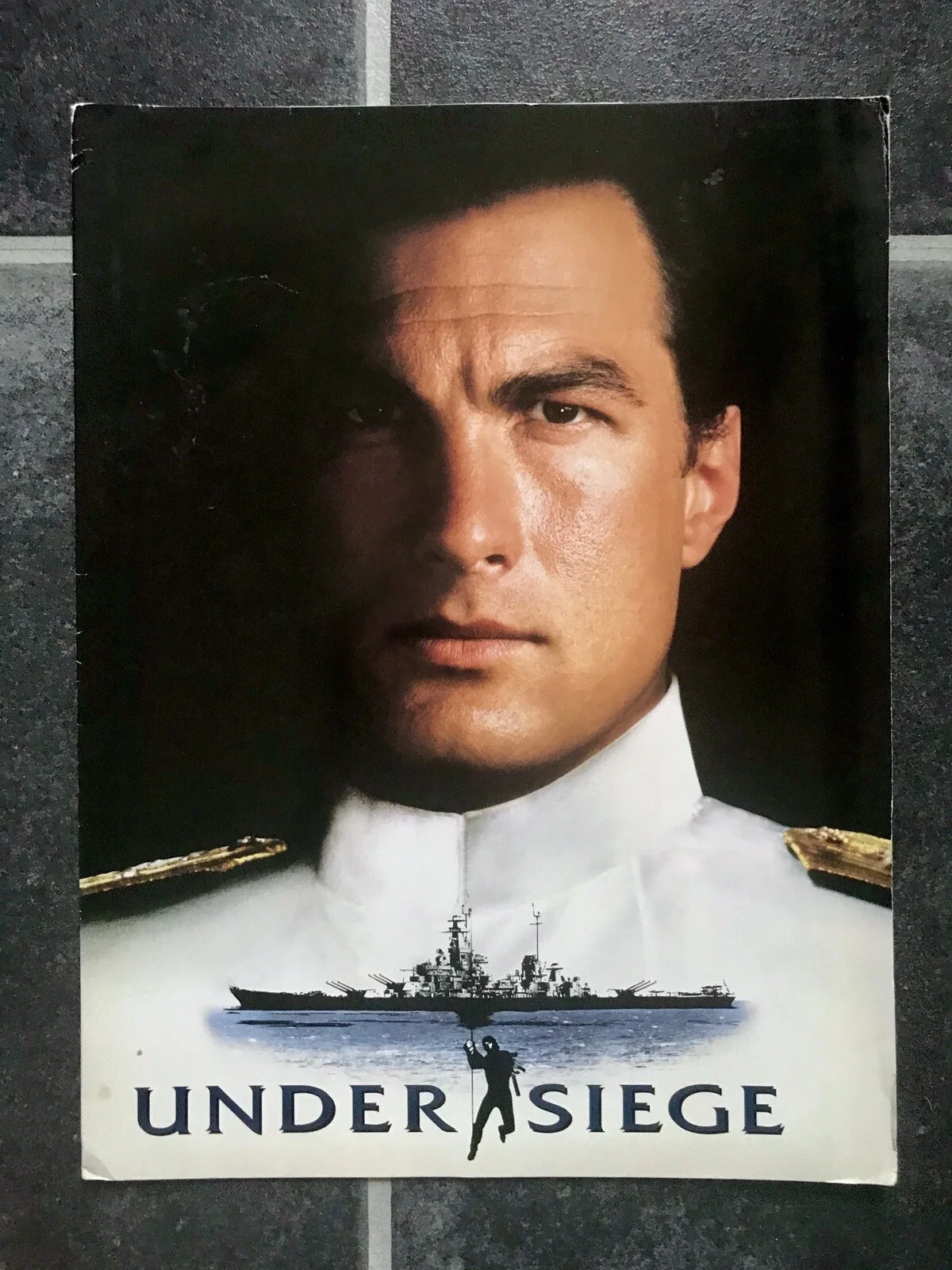 UNDER SIEGE Movie Film 1992 Press Kit STEVEN SEAGAL TOMMY LEE JONES GARY BUSEY, изображение 2