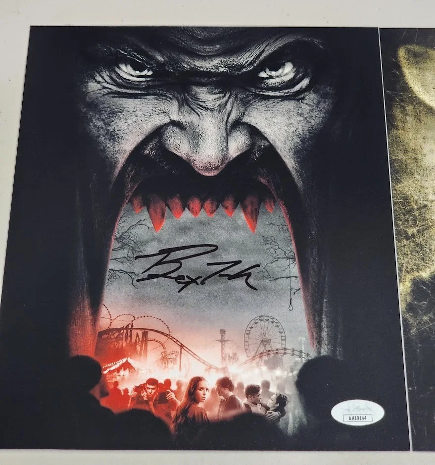 Bex Taylor-Klaus, L.C. Holt — Lot of 2 Signed 8x10 Photo Bex Taylor-Klaus HELLFEST & L.C. Holt YOU'RE NEXT JSA, изображение 2
