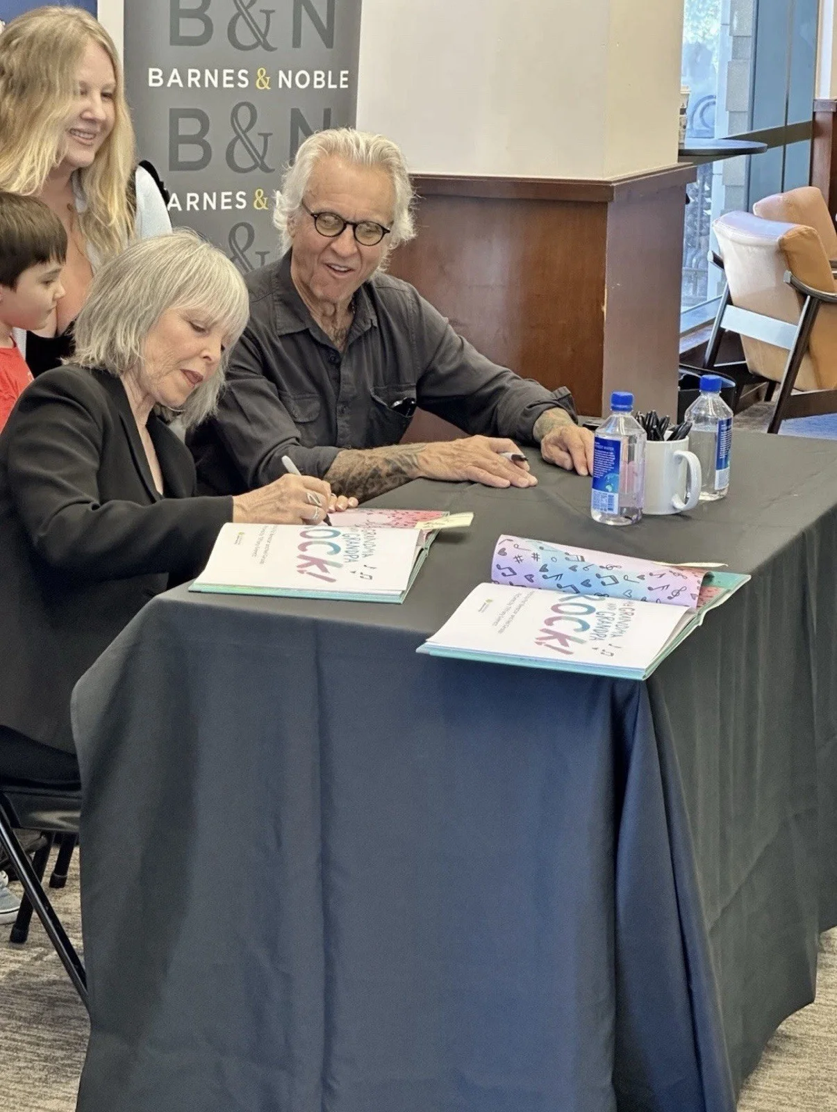 PAT BENATAR & NEIL GIRALDO JSA SIGNED Children's book Grandma and Grandpa Rock!, изображение 5