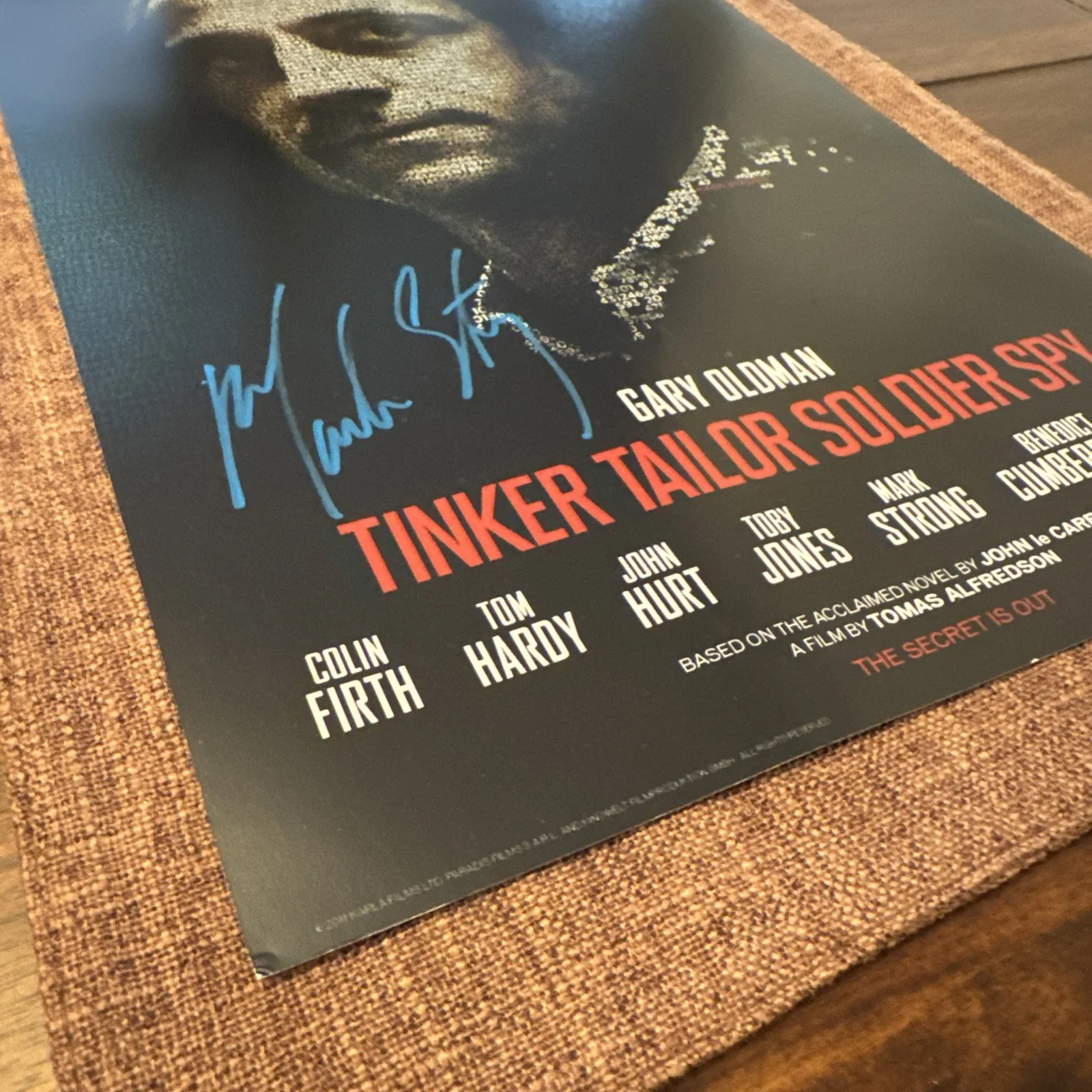 Mark Strong — MARK STRONG 11x17 Signed Autograph "Tinker Tailor Soldier Spy" Authentic w/COA, image 2