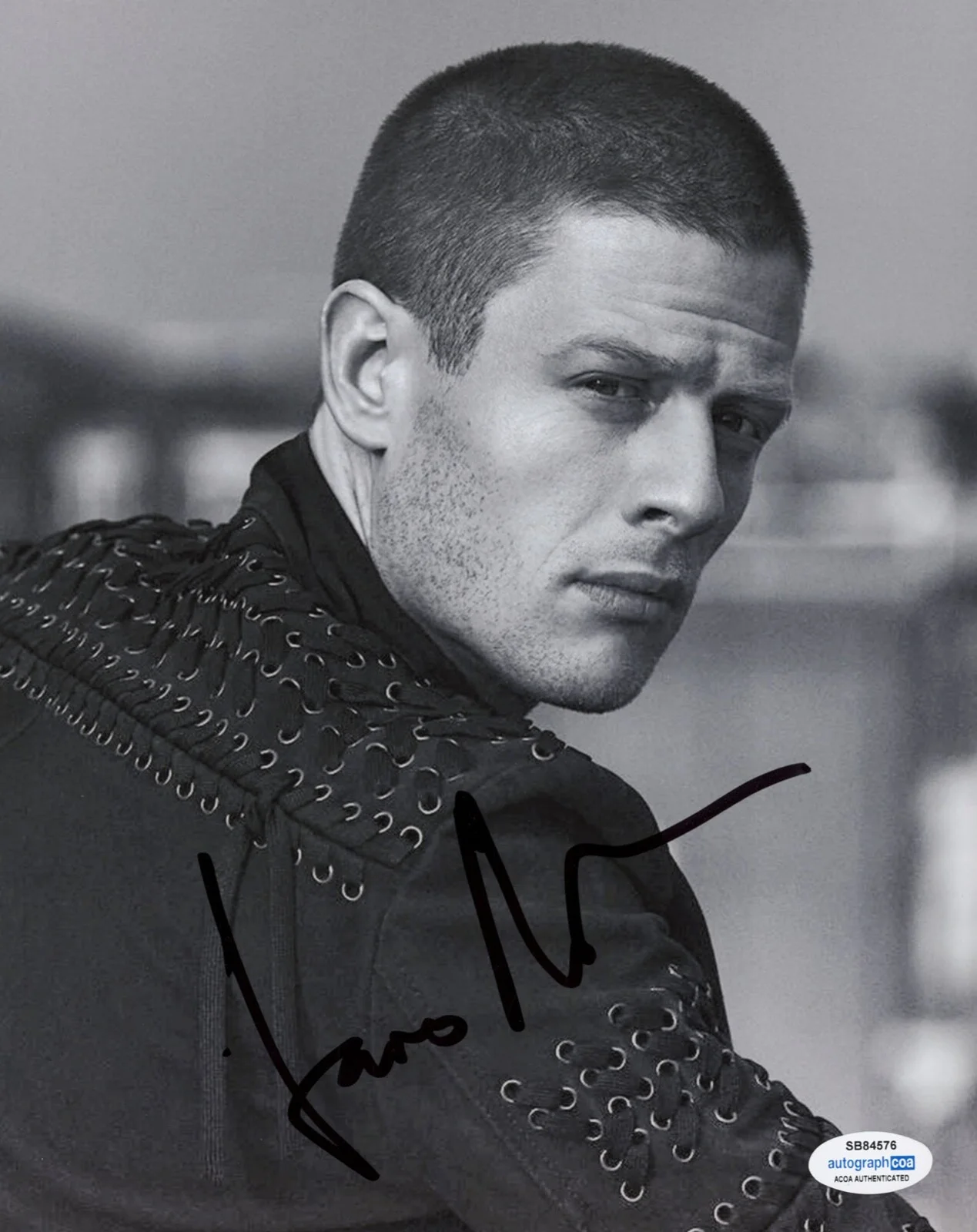 JAMES NORTON — James Norton signed 8x10 Photo d AUTOGRAPHED Sexy McMAFIA Happy Valley ACOA COA, изображение 3