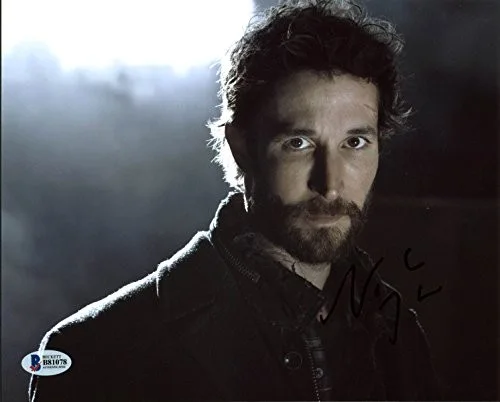 Noah Wyle — Noah Wyle Falling Skies Authentic Signed 8X10 Photo Autographed BAS #B81078, image 2