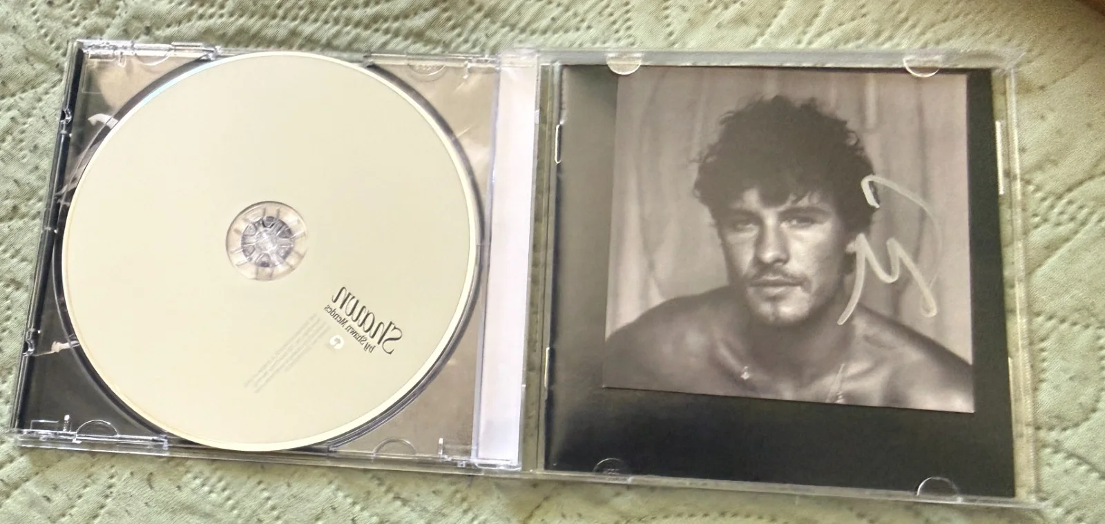 Shawn mendes signed cd, image 2