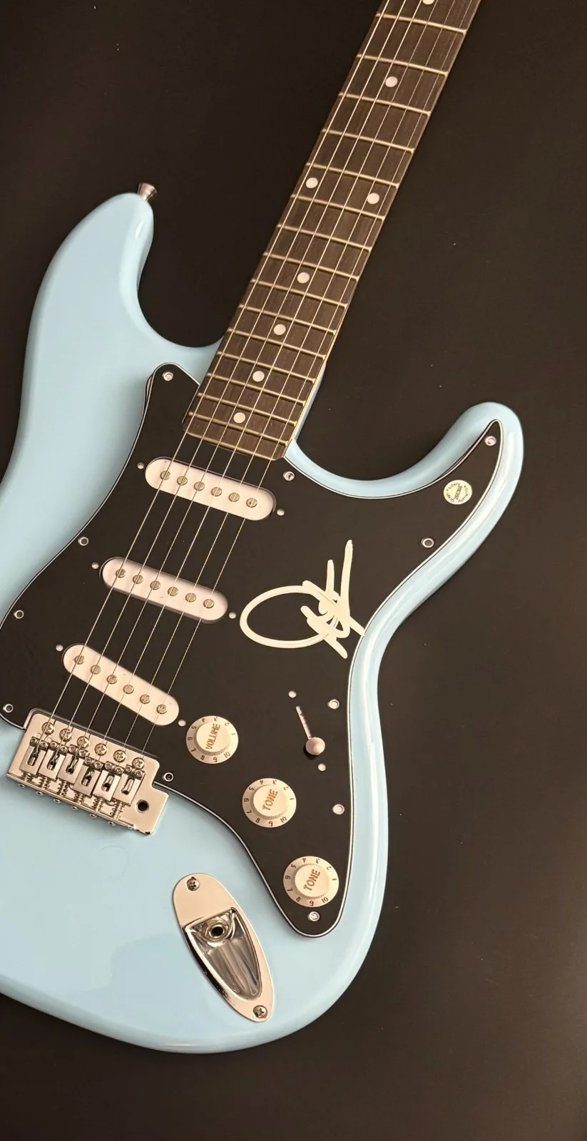 GFA Country Legend * DWIGHT YOAKAM * Signed Electric Guitar PROOF COA, изображение 4
