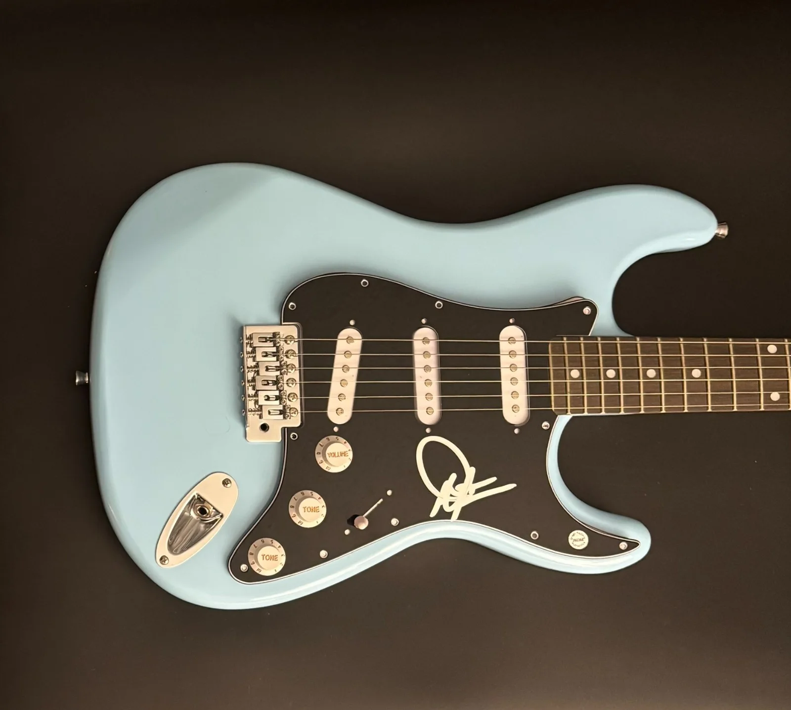 GFA Country Legend * DWIGHT YOAKAM * Signed Electric Guitar PROOF COA, изображение 5