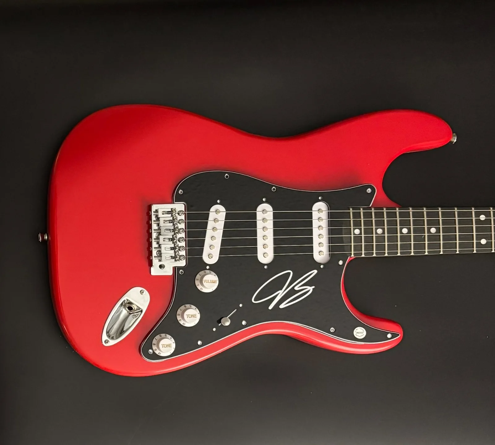 GFA Blues Deluxe Star * JOE BONAMASSA * Signed Electric Guitar PROOF COA, изображение 2