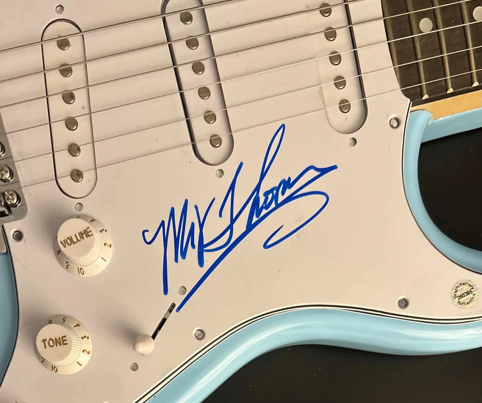 GFA Jefferson Starship * MICKEY THOMAS * Signed Electric Guitar COA, image 4