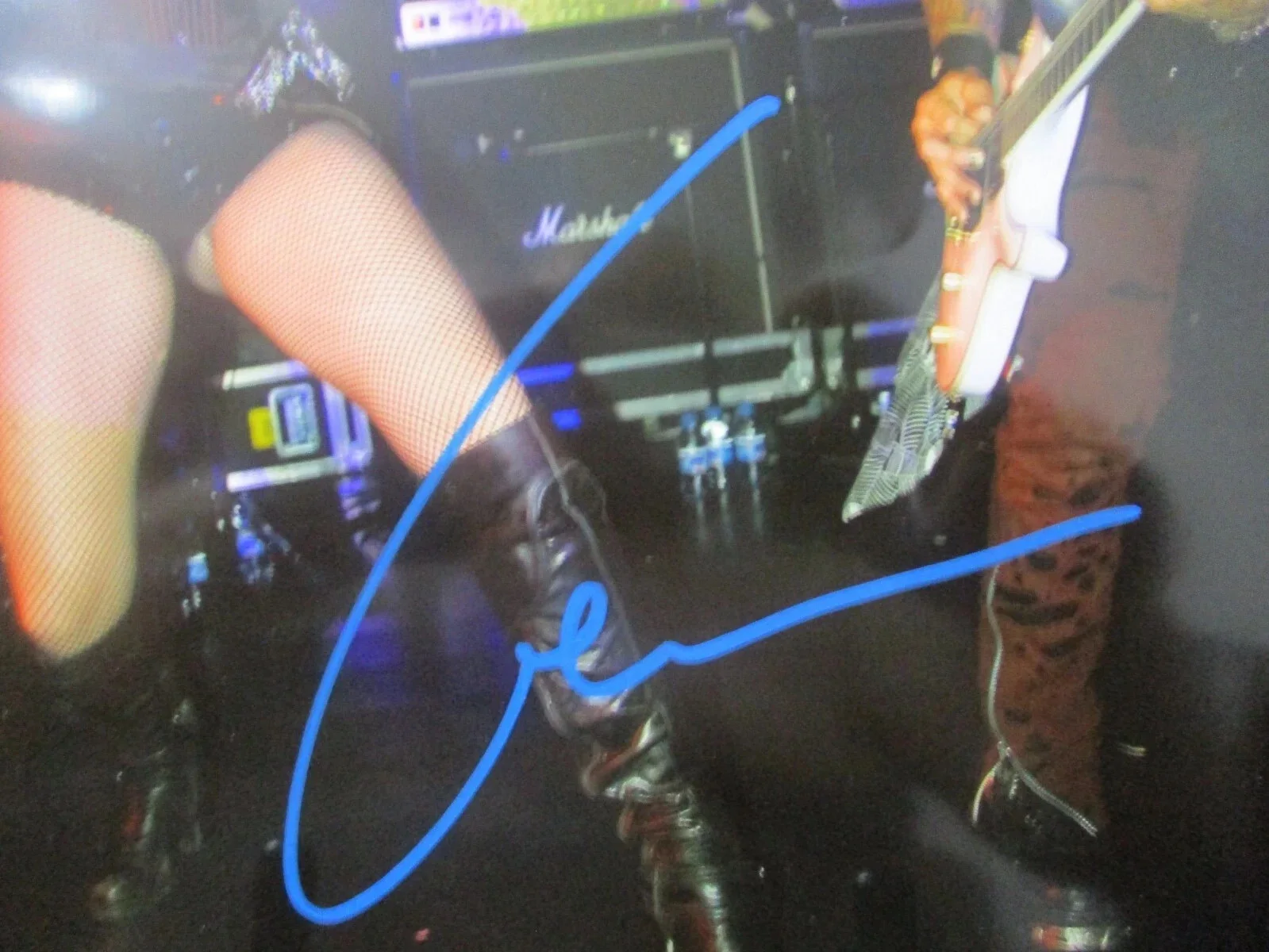 GENITORTURERS AUTHENTIC AUTOGRAPHED/SIGNED 8X10 PHOTO--GEN, image 3