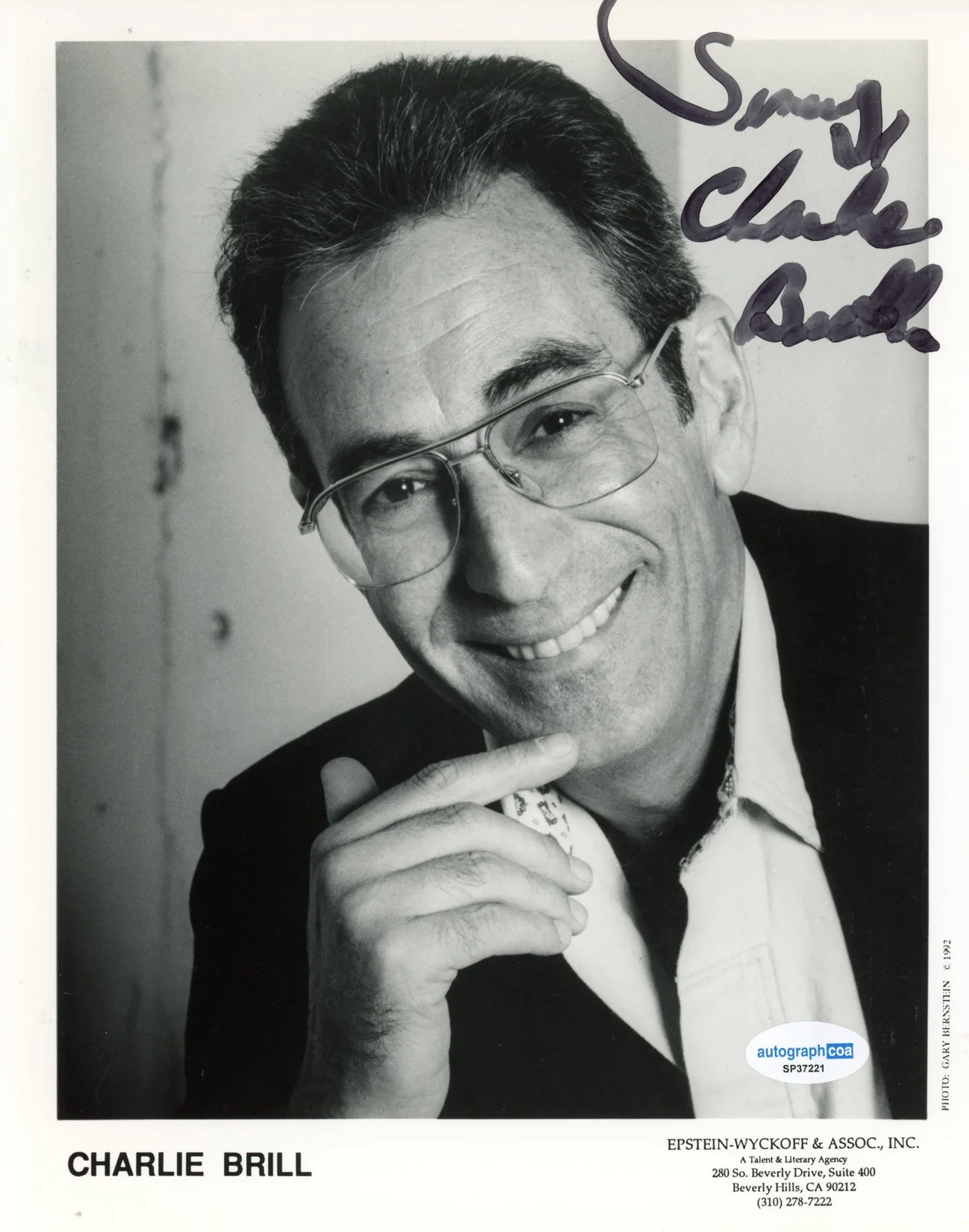 Charlie Brill — Charlie Brill "Young Doctors in Love" AUTOGRAPH Signed 8x10 Photo ACOA, изображение 2