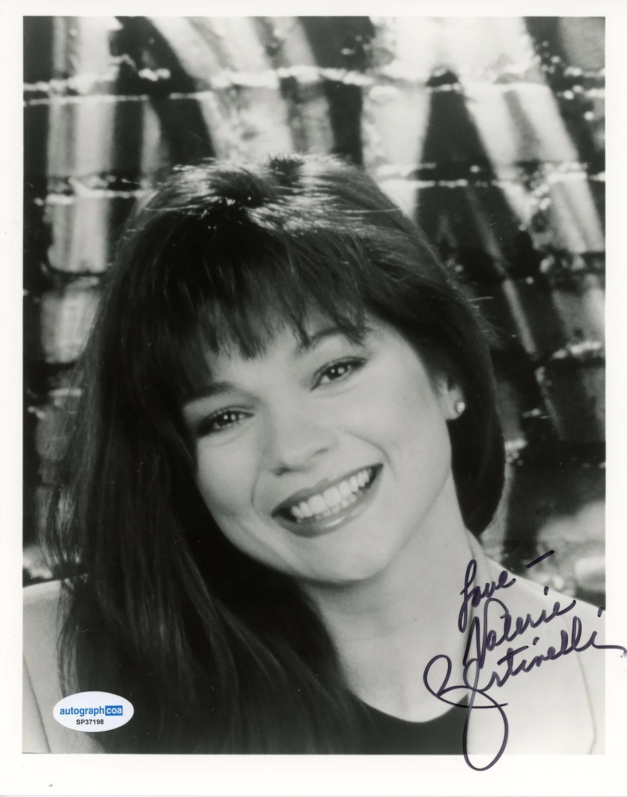 Valerie Bertinelli — Valerie Bertinelli "One Day at a a Time" AUTOGRAPH Signed 8x10 Photo ACOA, изображение 2