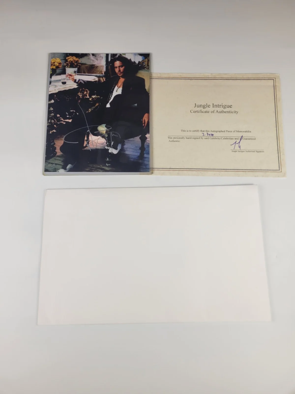 Johnny Depp — Johnny Depp Signed 8x10 Photo Autograph w/ COA Silver Paint Pen, изображение 2