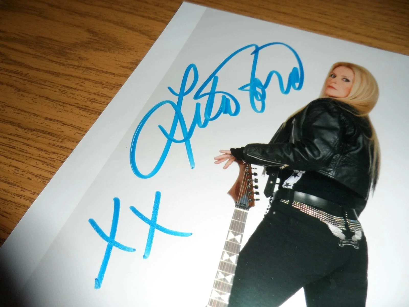 LITA FORD (THE RUNAWAYS) AUTOGRAPHED/SIGNED 8X10 PHOTO--JSA CERTIFIED, изображение 4