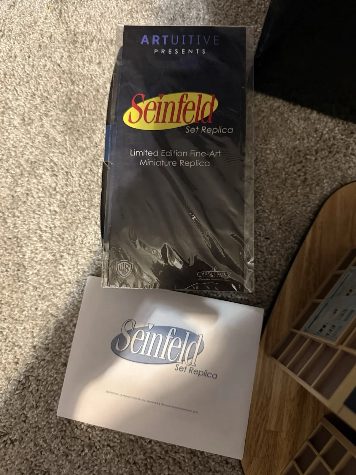 Jerry Seinfeld — JERRY SEINFELD SIGNED AUTOGRAPHED SEINFELD APARTMENT SET REPLICA W/JSA COA, image 3