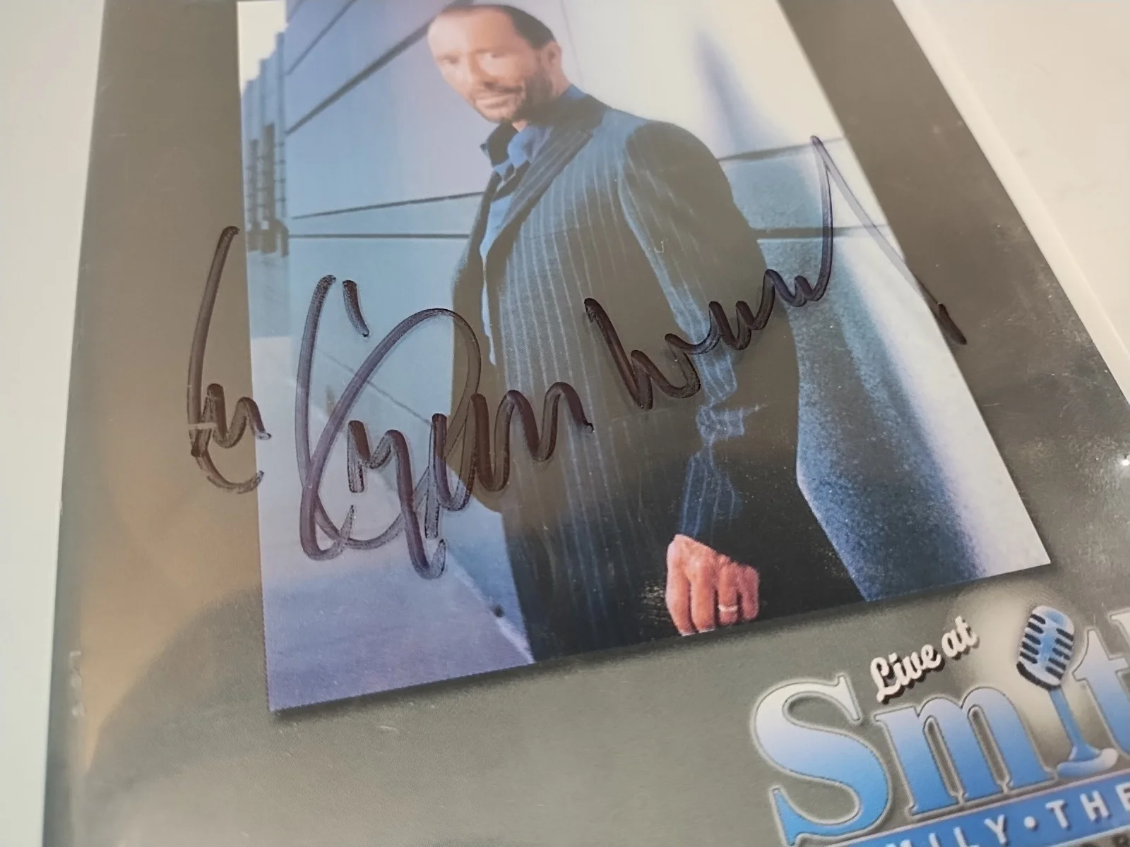 Lee Greenwood *Autographed* Live At Smith Family Theater Concert DVD w/ Ticket, изображение 4
