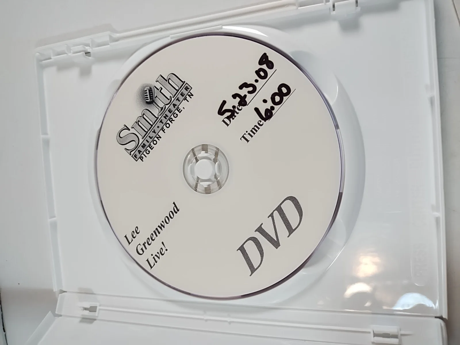 Lee Greenwood *Autographed* Live At Smith Family Theater Concert DVD w/ Ticket, изображение 5