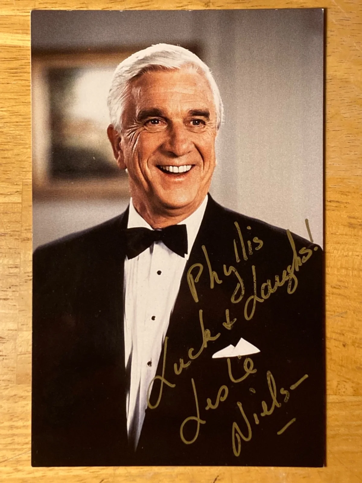 Hand SIGNED Leslie Nielson ~5.5x3.5 Photo Postcard - Naked Gun, Airplane! etc, изображение 2