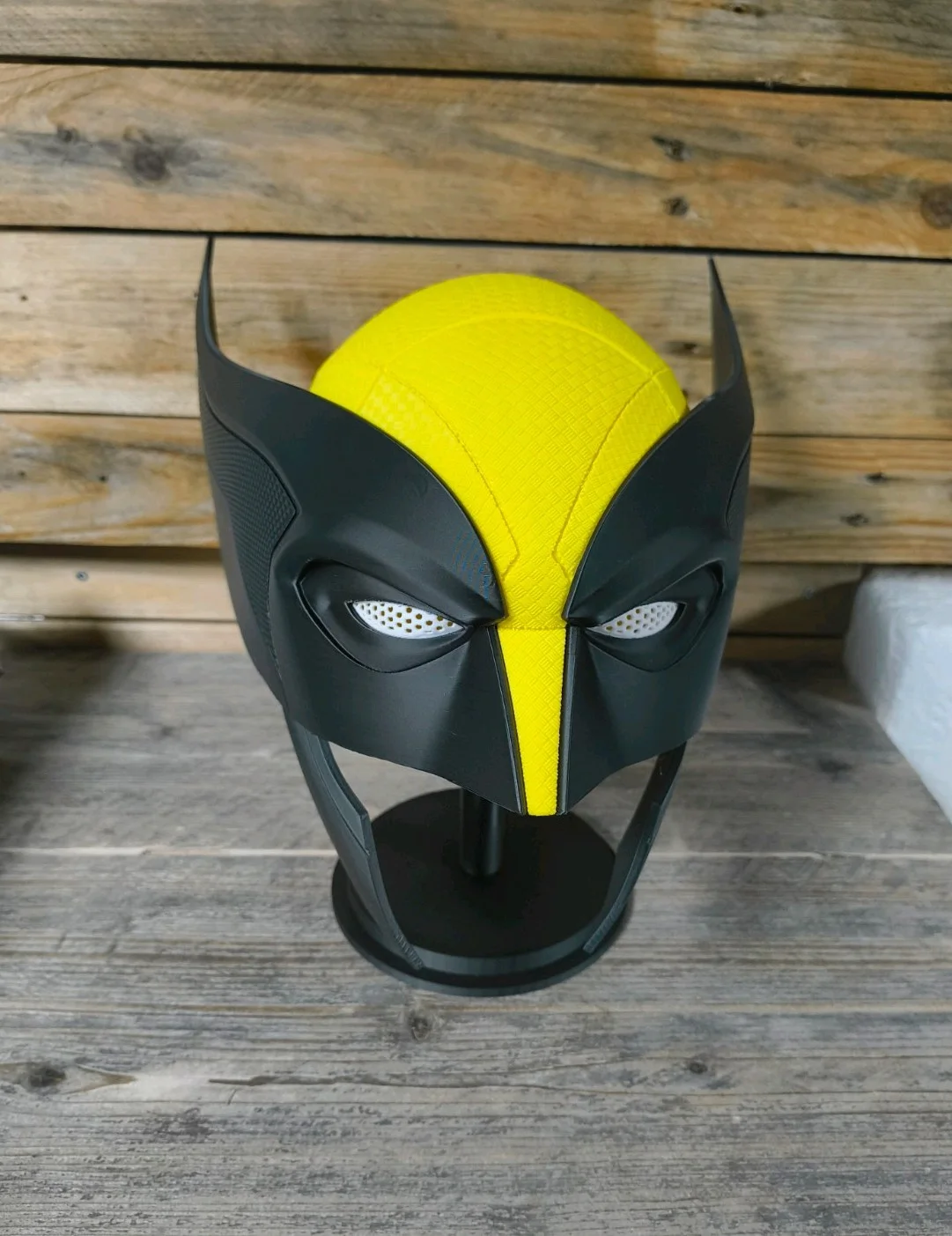 Wolverine Helmet 3D Printed Raw + Stand | Magnetic X-Men Mask | Cosplay/Display, изображение 2