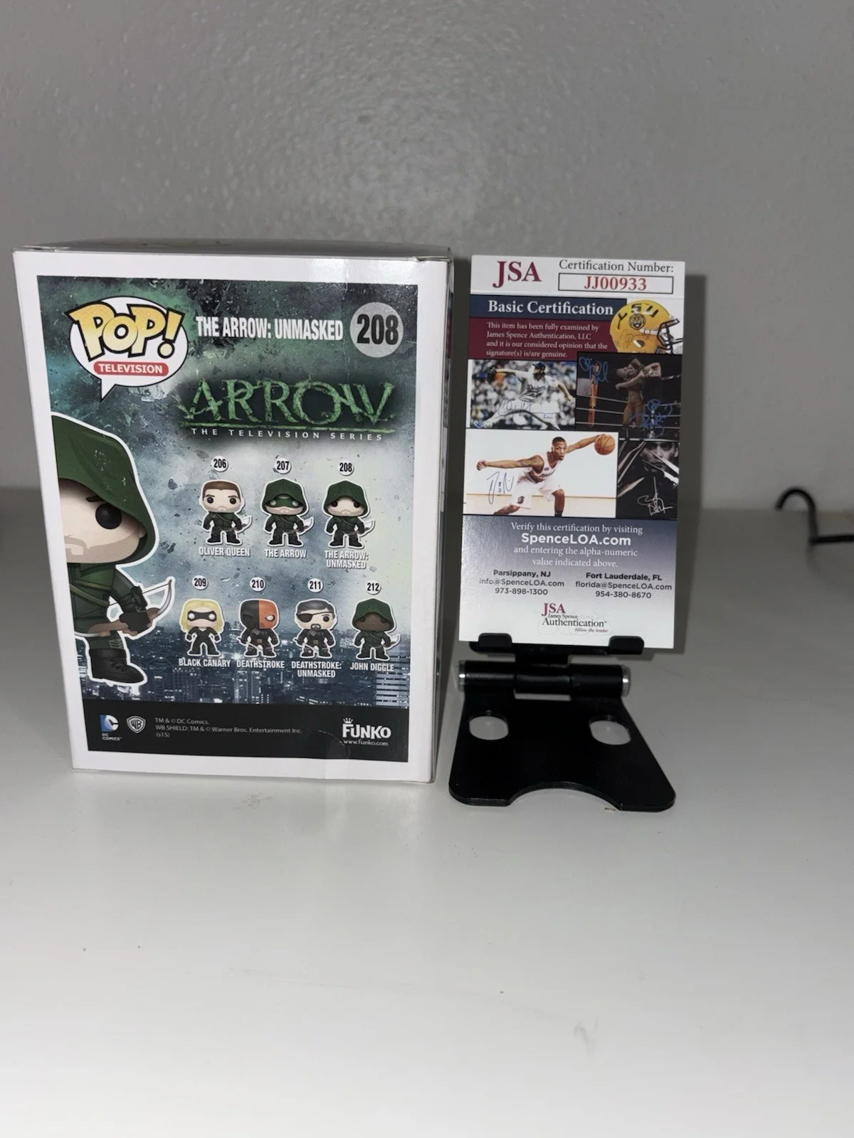 Funko Pop Arrow Unmasked #208 Signed Figure JSA Certified, image 2