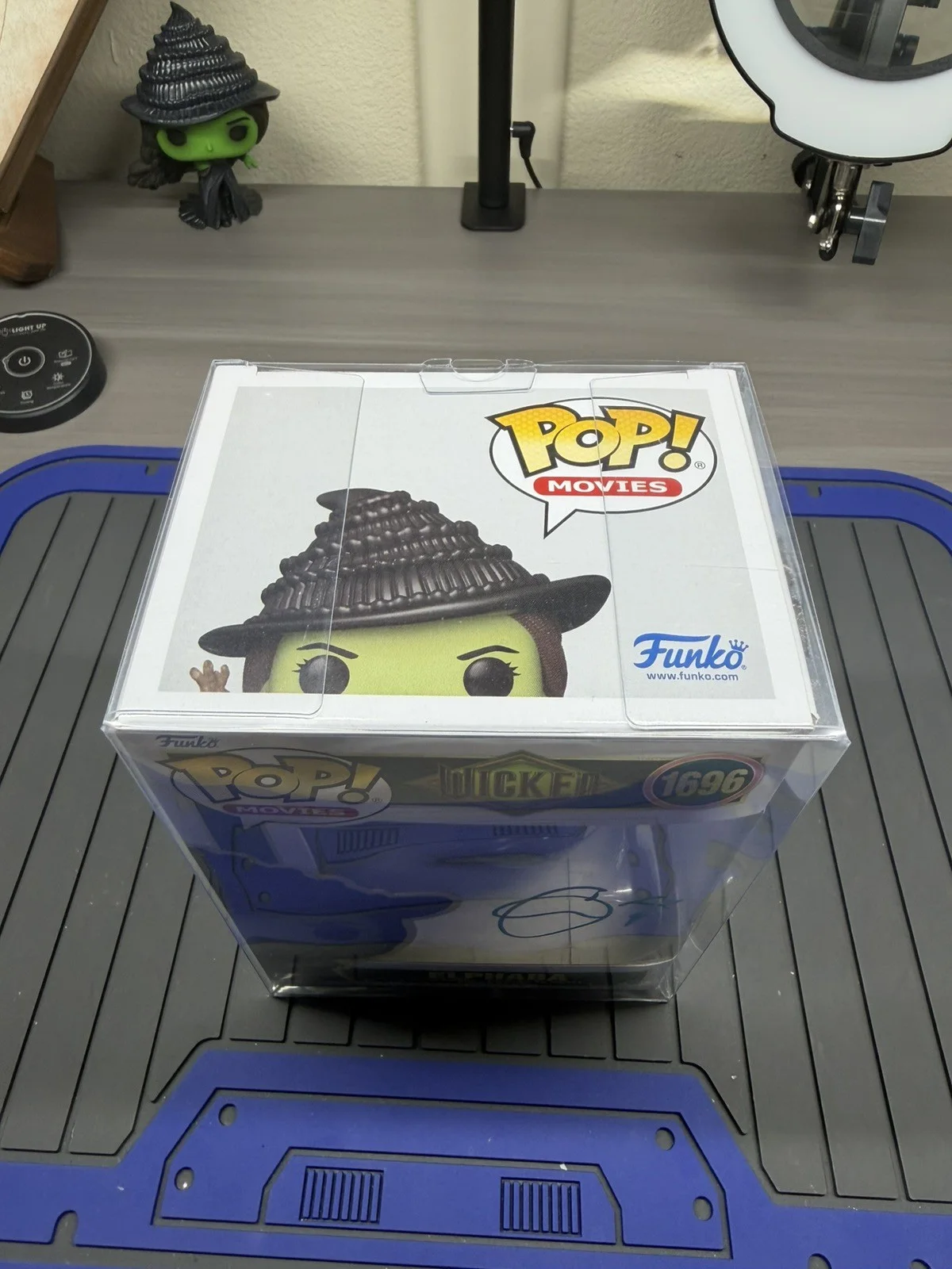 CYNTHIA ERIVO — CYNTHIA ERIVO SIGNED ELPHABA POP FUNKO FIGURE WICKED MOVIE JSA COA, изображение 5
