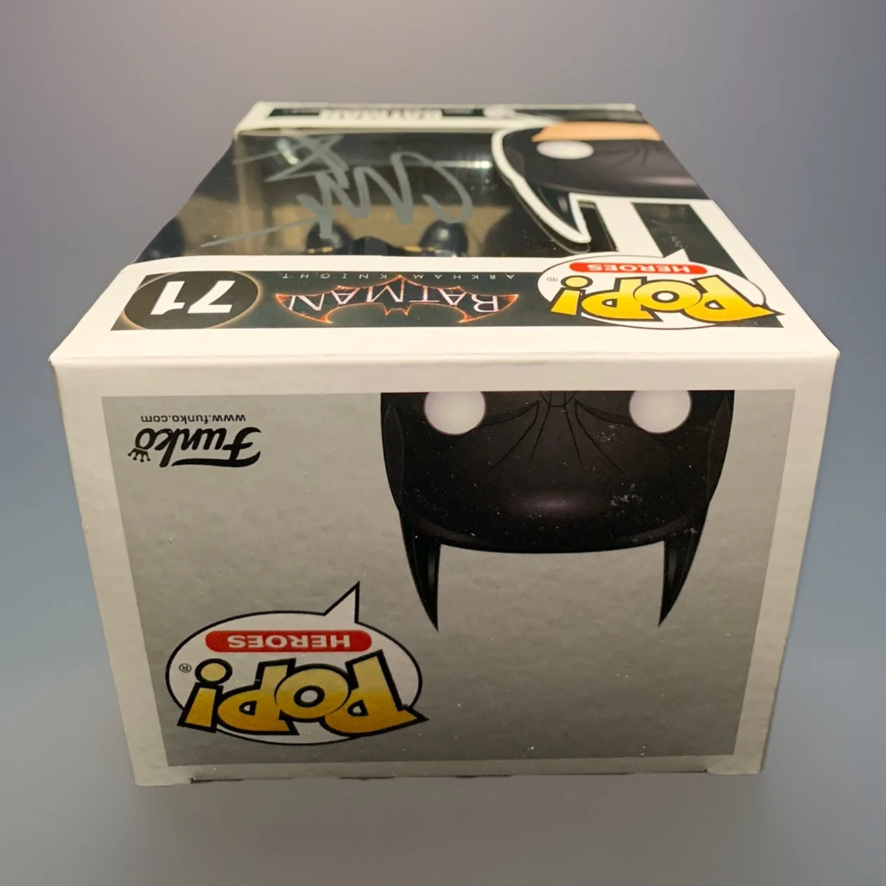 Christian Bale — Christian Bale Signed "Batman: Arkham Knight" #71 Batman Funko Pop with AWM COA, изображение 5
