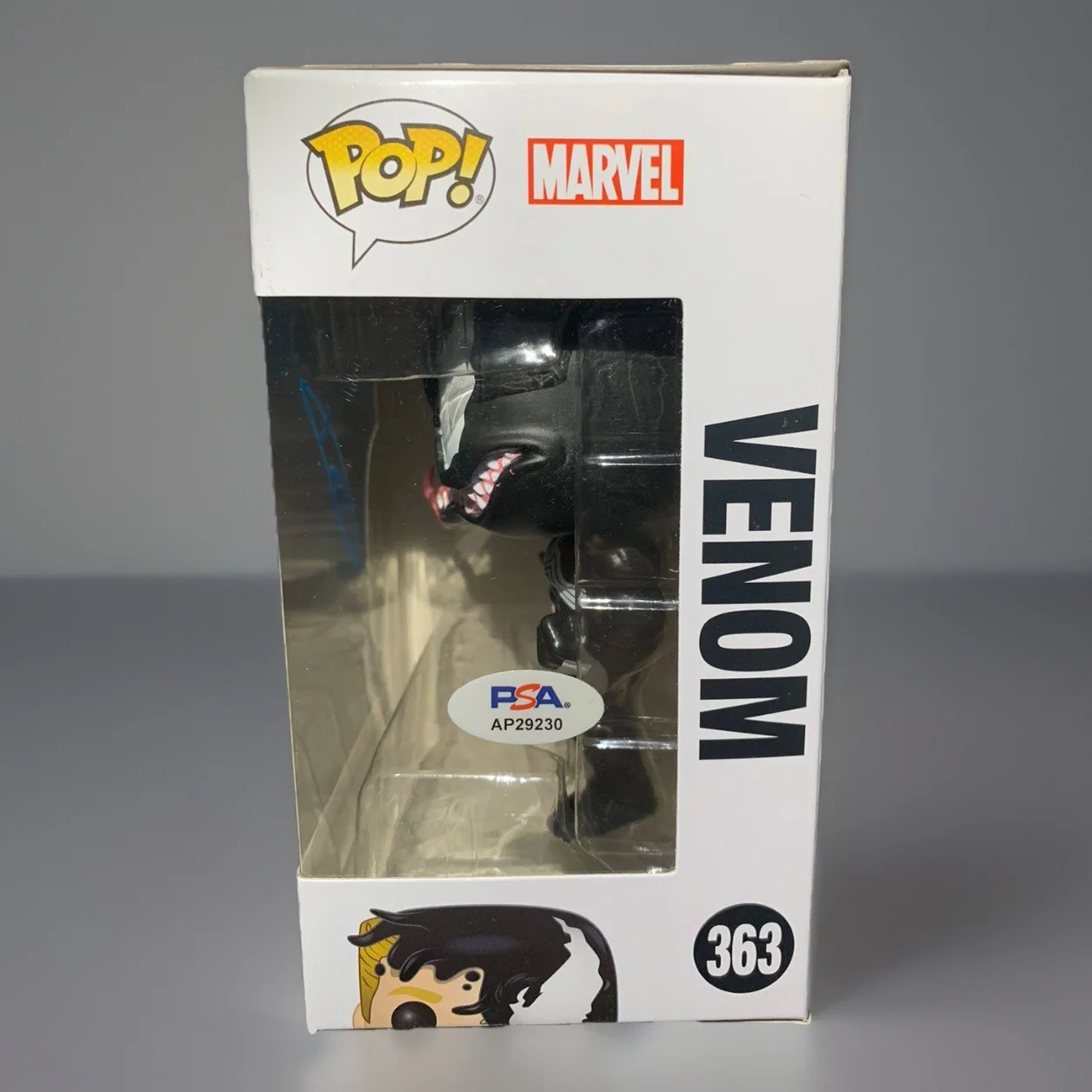 Tom Hardy — Tom Hardy Signed Autographed Venom Funko Pop! Bobble-Head Figurine – with PSA, изображение 2