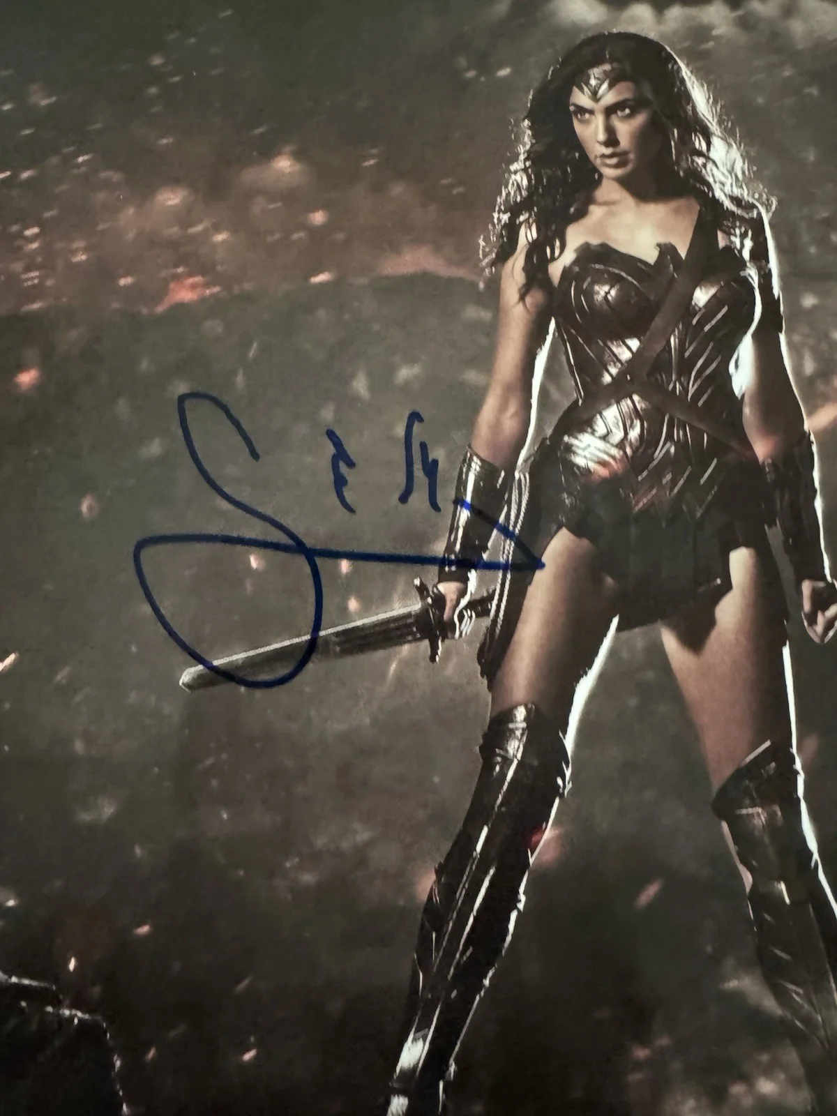 Gal Gadot Signed Autographed Photo PSA Authenticated PSA/DNA, image 2