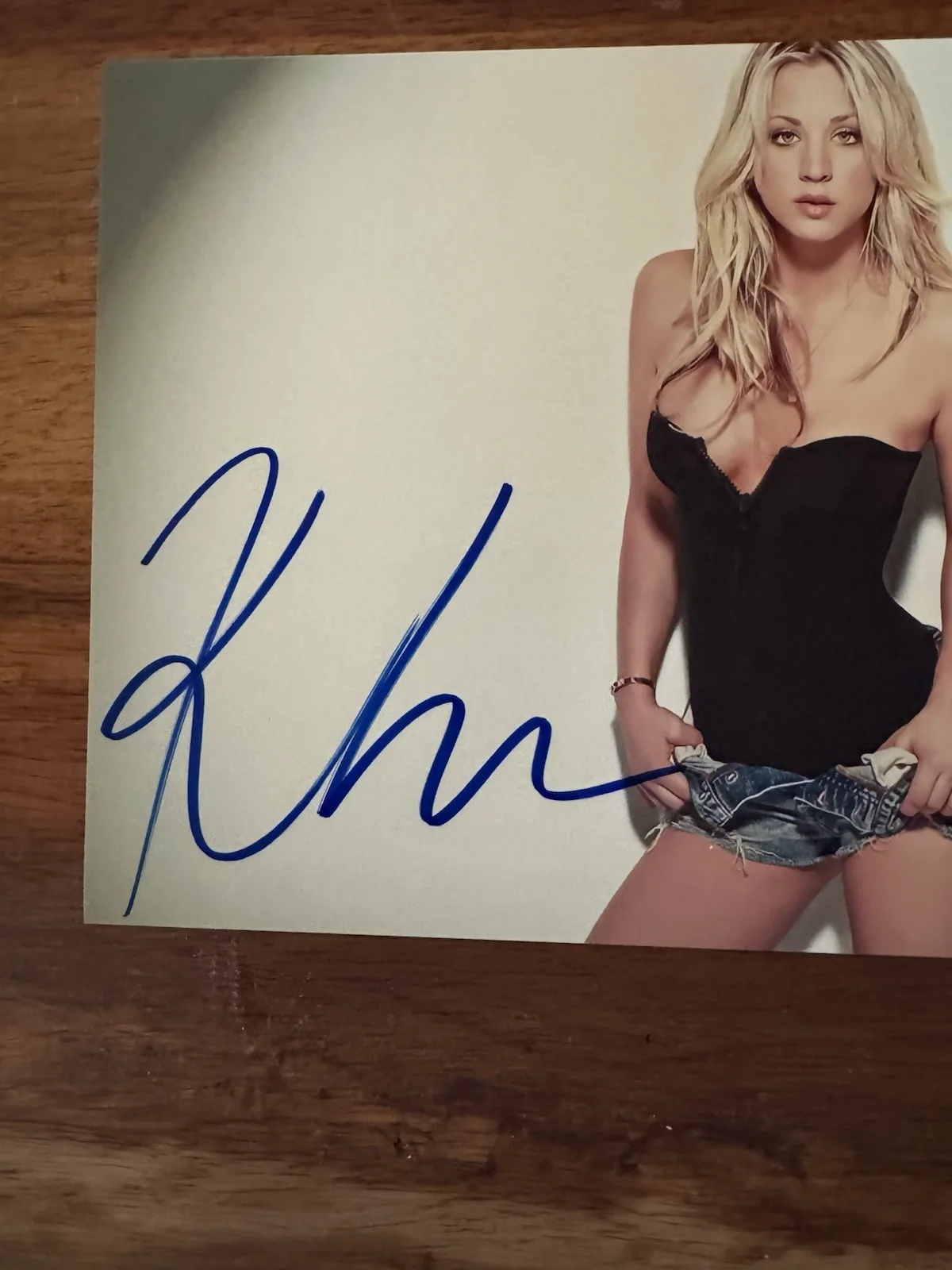 Kaley Cuoco Signed Autographed Photo PSA Authenticated PSA/DNA, image 2