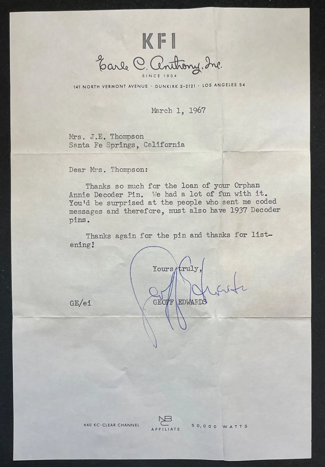 Geoff Edwards — GEOFF EDWARDS Game Show Host SIGNED Letter KFI Radio Orphan Annie Decoder Pin, image 2
