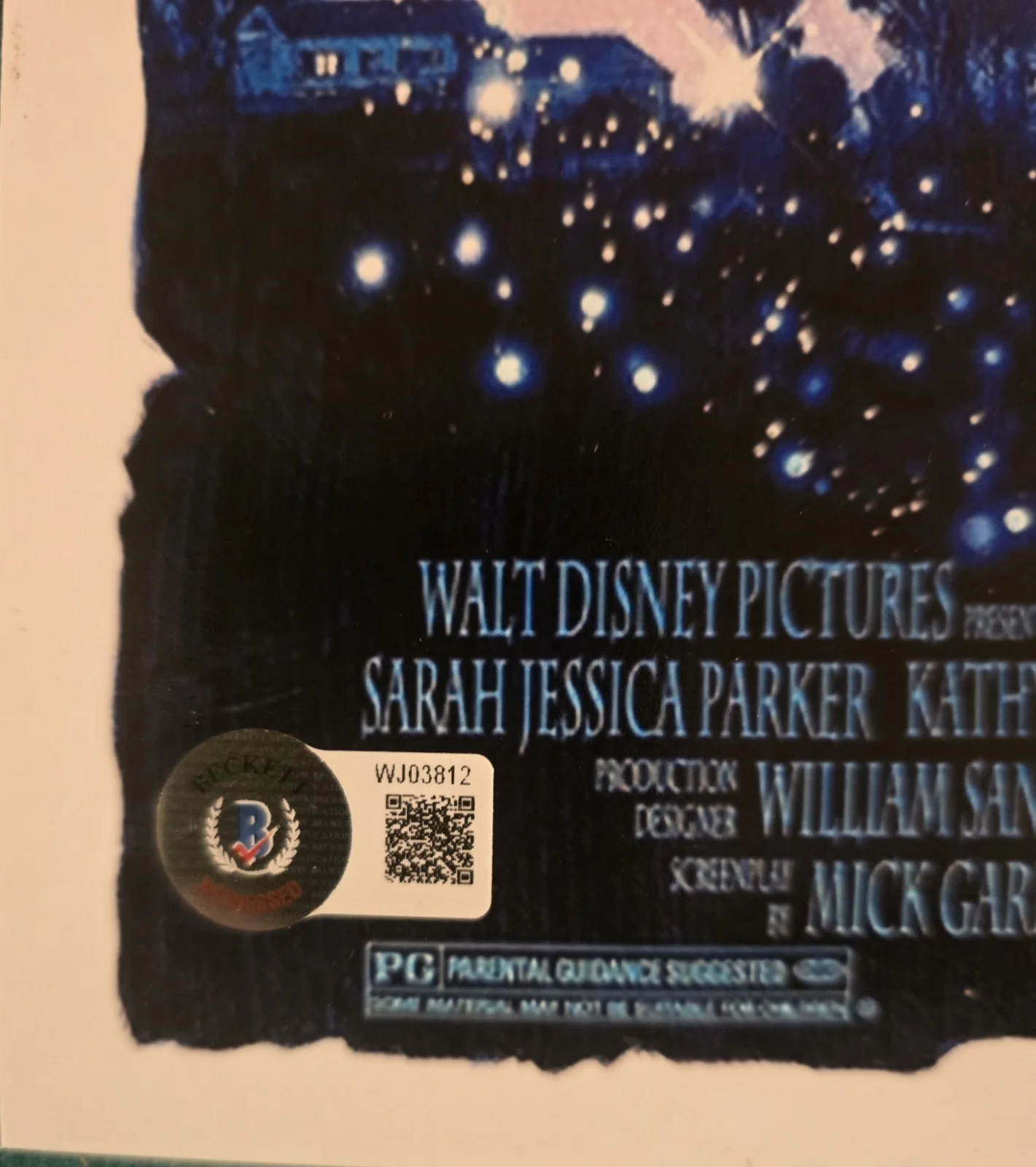 Thora Birch — Thora Birch Signed 11X17 Hocus Pocus Beckett Witnessed, image 2