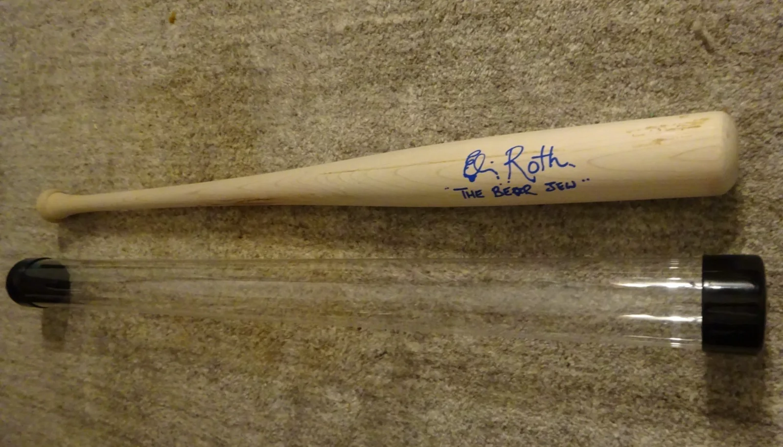 Eli Roth — Signed Eli Roth Autographed Inglourious Basterds Baseball Bat Beckett BAS COA, image 2