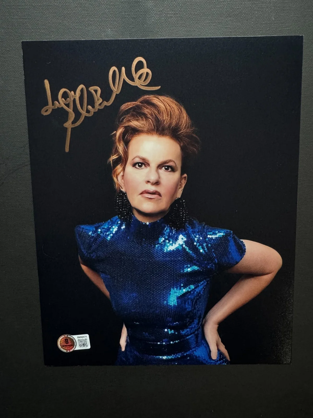 Sandra Bernhard — Sandra Bernhard signed autographed classic comedian 8x10 photo Beckett BAS coa