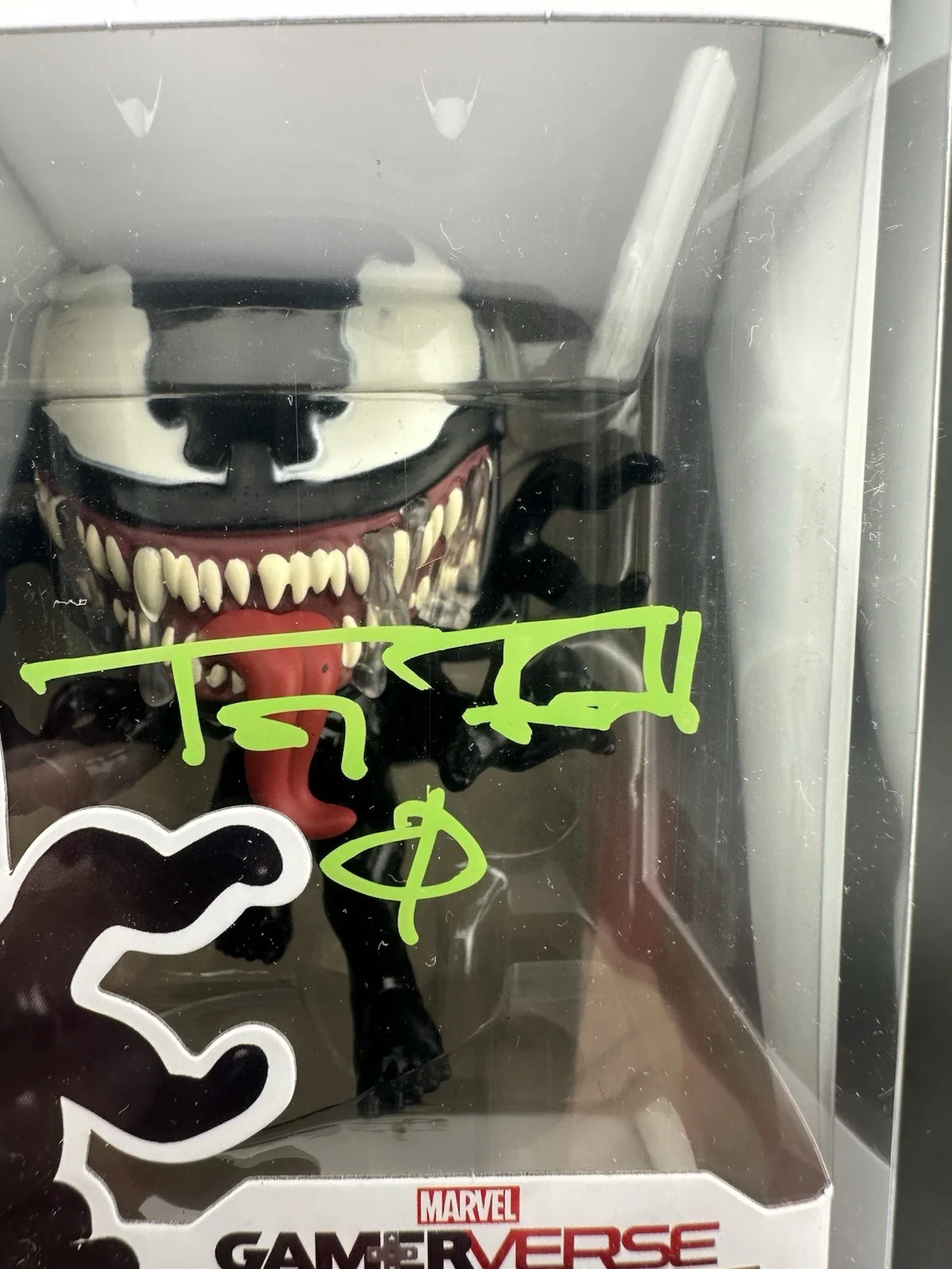 Funko Pop Marvel Spider-Man 2 Venom #972 OC Cele Mark Auth Signed by Tony Todd, image 2