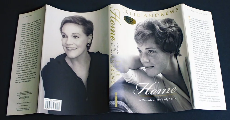 Julie Andrews — JULIE ANDREWS SIGNED Autobiography - Home: A Memoir - 1st/1st with JSA sticker!, image 2