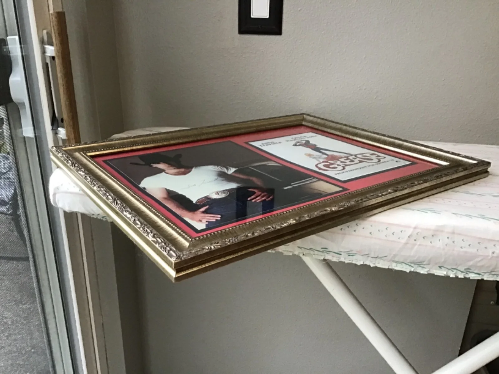 John Travolta — John Travolta Autographed Picture 18.5 x 15.5 & 1978 Small Grease Poster Framed, изображение 5
