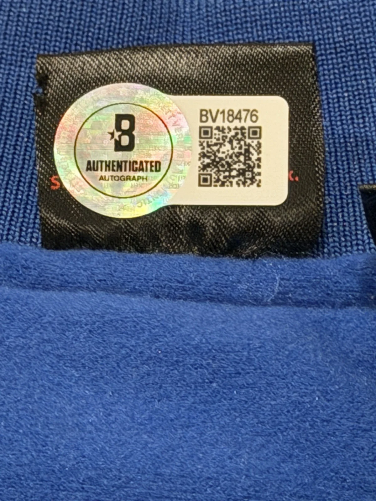 Matt Duffer, Ross Duffer — DUFFER BROTHERS SIGNED STRANGER THINGS JACKET-M AUTOGRAPH BECKETT HOLO (B) PROOF, image 5