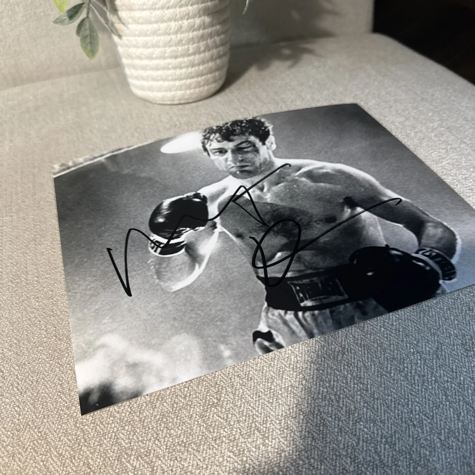 Robert De Niro — Robert DeNiro Signed 8x10 "RAGING BULL “ Authentic Autograph w/COA Hologram !!, image 2