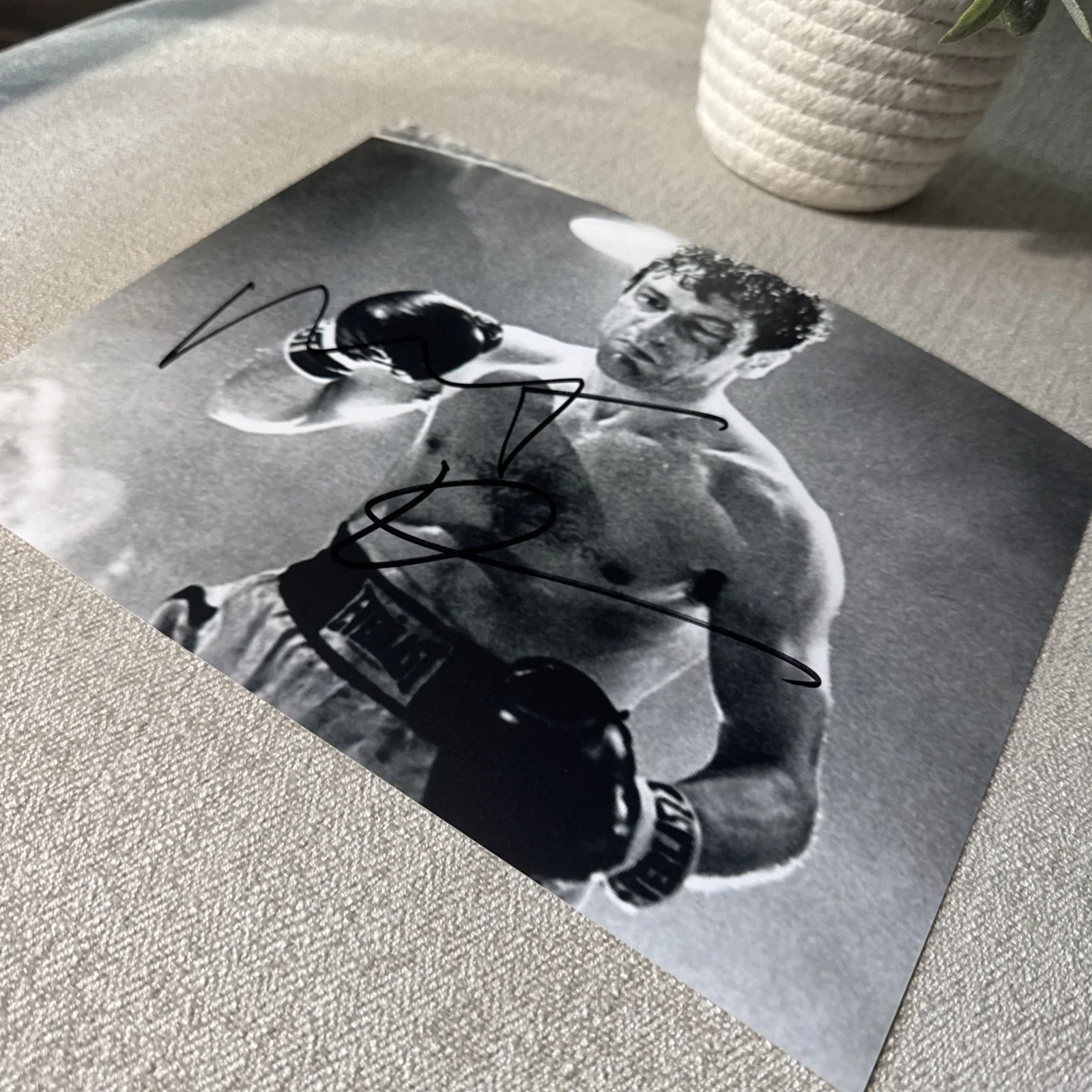 Robert De Niro — Robert DeNiro Signed 8x10 "RAGING BULL “ Authentic Autograph w/COA Hologram !!, image 3