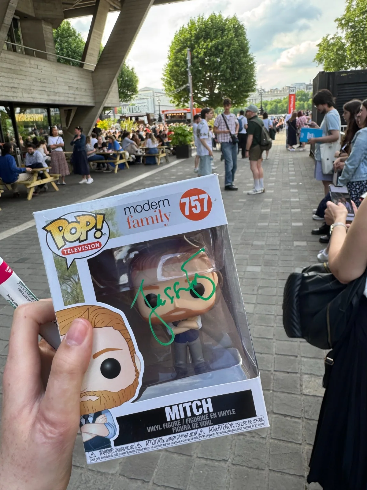 Jesse Tyler Ferguson Signed Mitch Modern Family Funko Pop Autograph 757, image 3
