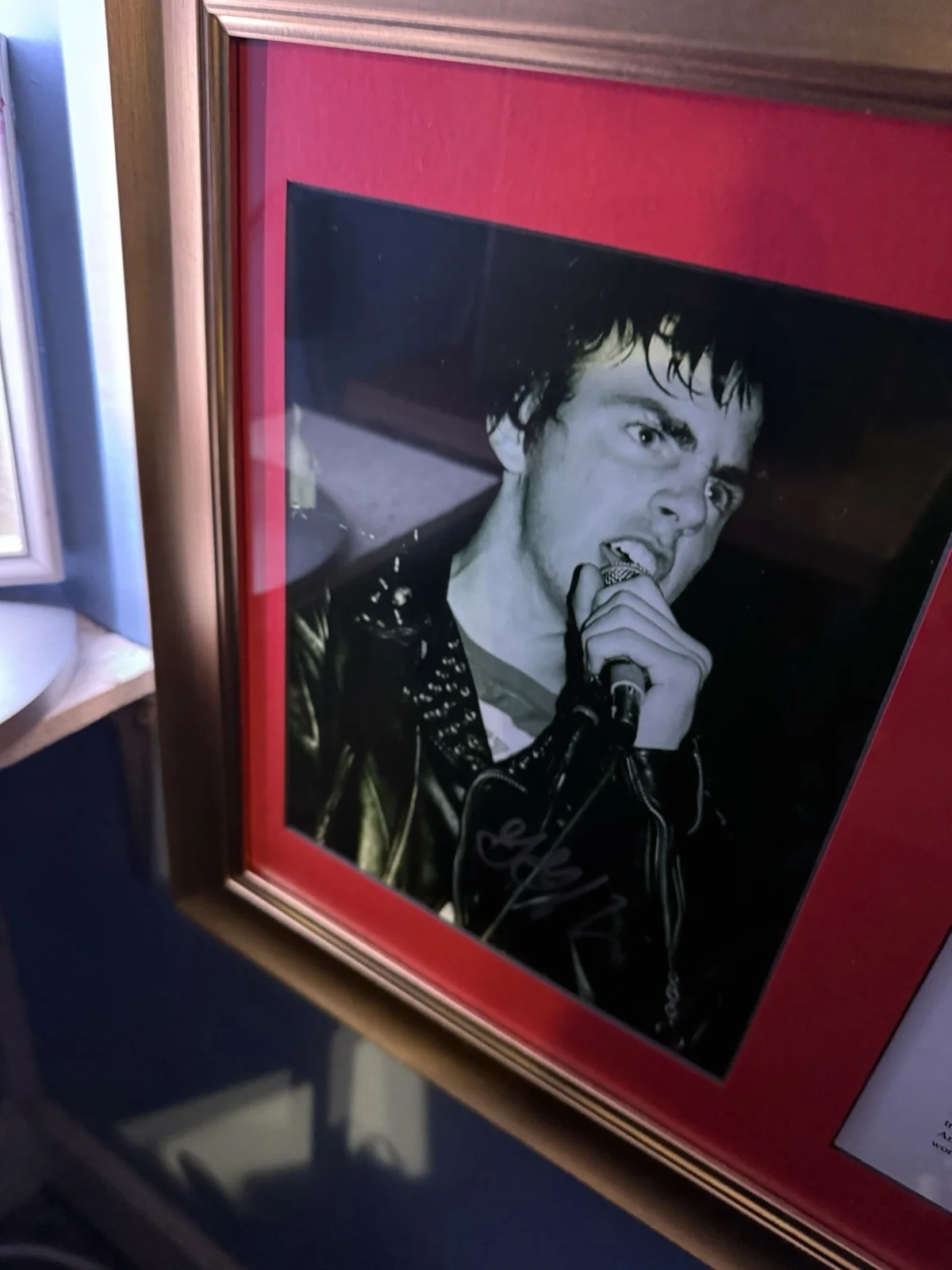 Isaac Brock — Bad Religion Greg Graffin Signed Photo And Signed Music Lyrics PSA Custom Framed, изображение 2