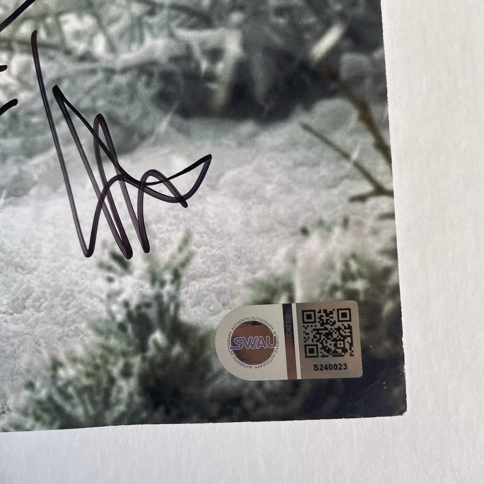 Yellowjackets Cast — Yellowjackets cast signed 8x10 photo Melanie Lynskey Eaton Nelisse Hewson SWAU, изображение 4