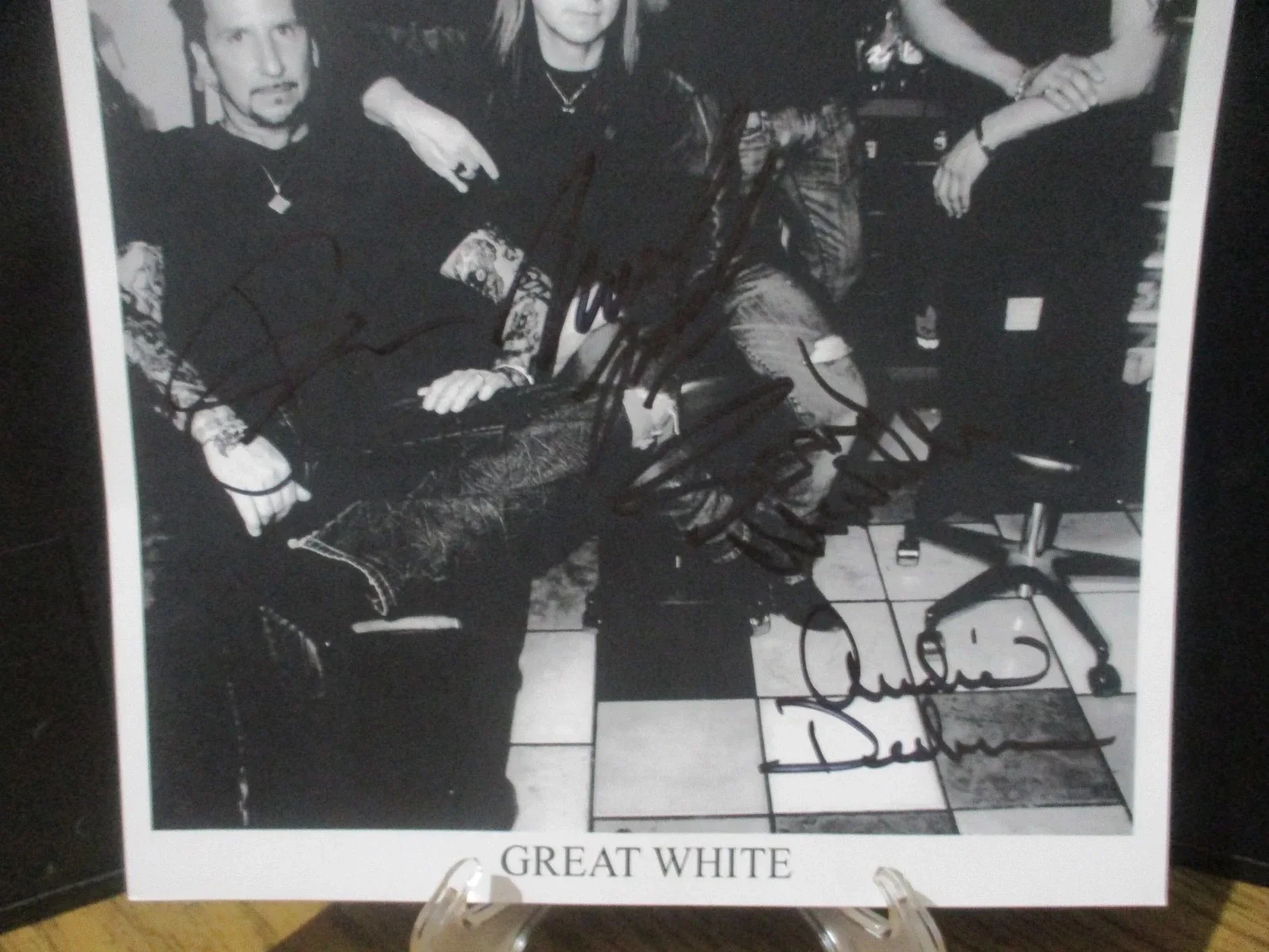 GREAT WHITE AUTHENTIC SIGNED/AUTOGRAPHED 8X10 PHOTO JACK RUSSELL (RIP) + 4, image 3