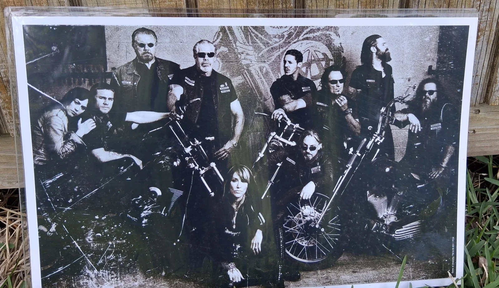 Unsigned — Sons Of Anarchy Rare Original TM & @ 2011 FOX B&W Photograph in Plastic sleeve, image 3