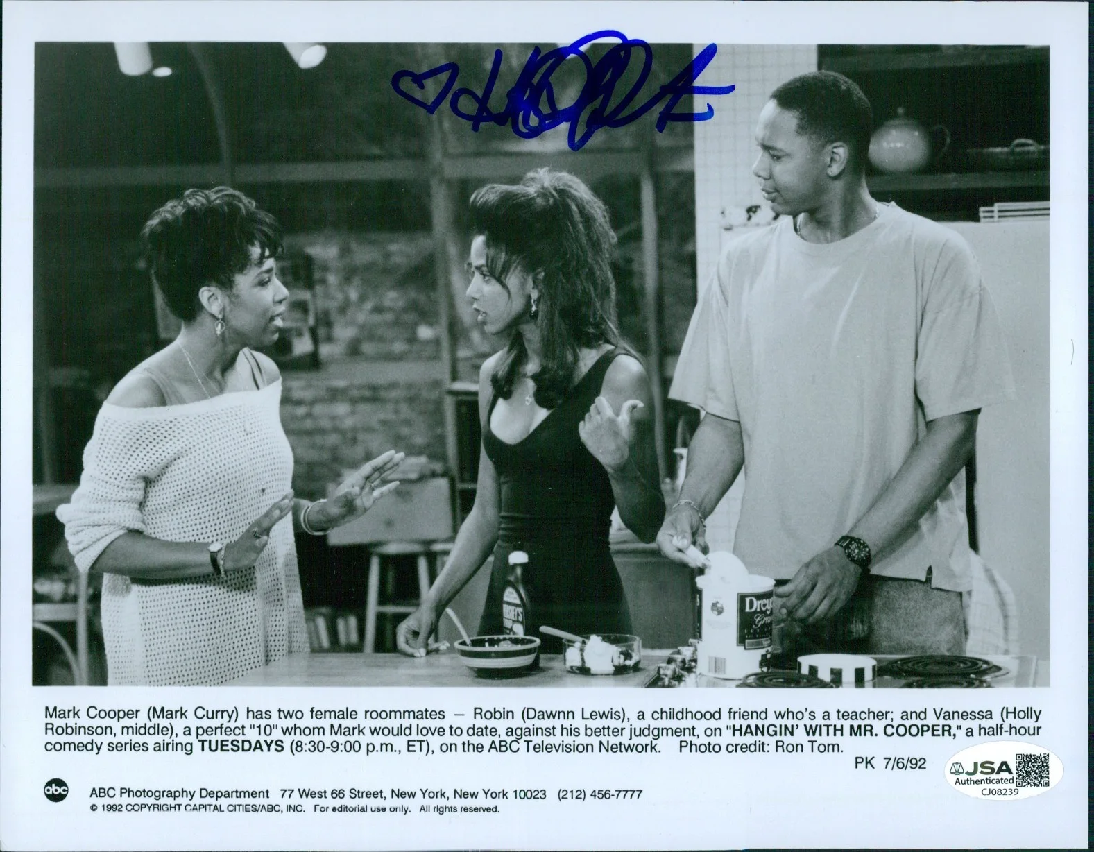 Holly Robinson — Holly Robinson Hangin' With Mr. Cooper Signed 7x9 Glossy Photo JSA Authenticated