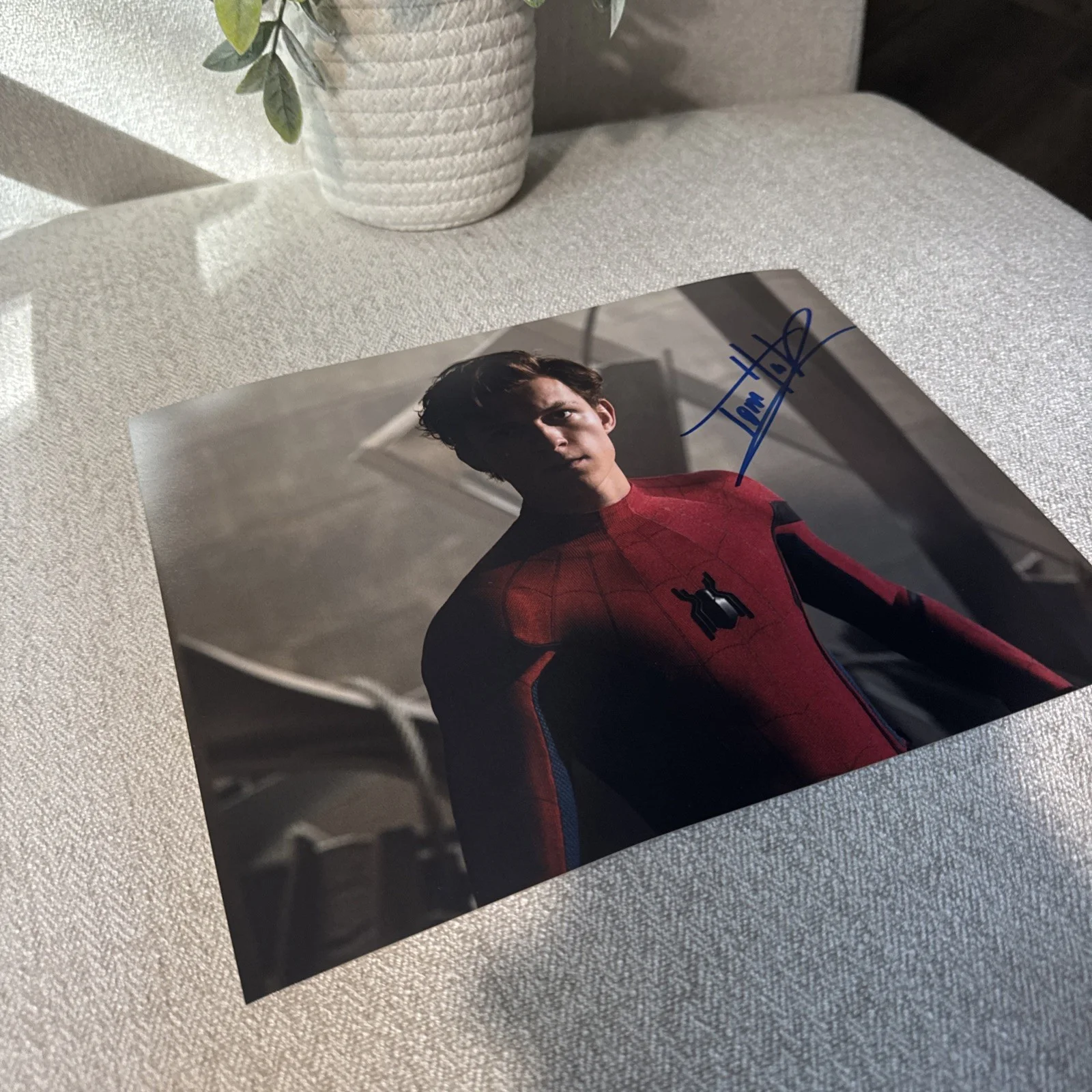 Tom Holland Spider-Man Autographed Signed 8X10 Photo w/COA Proof & Hologram !!, изображение 3