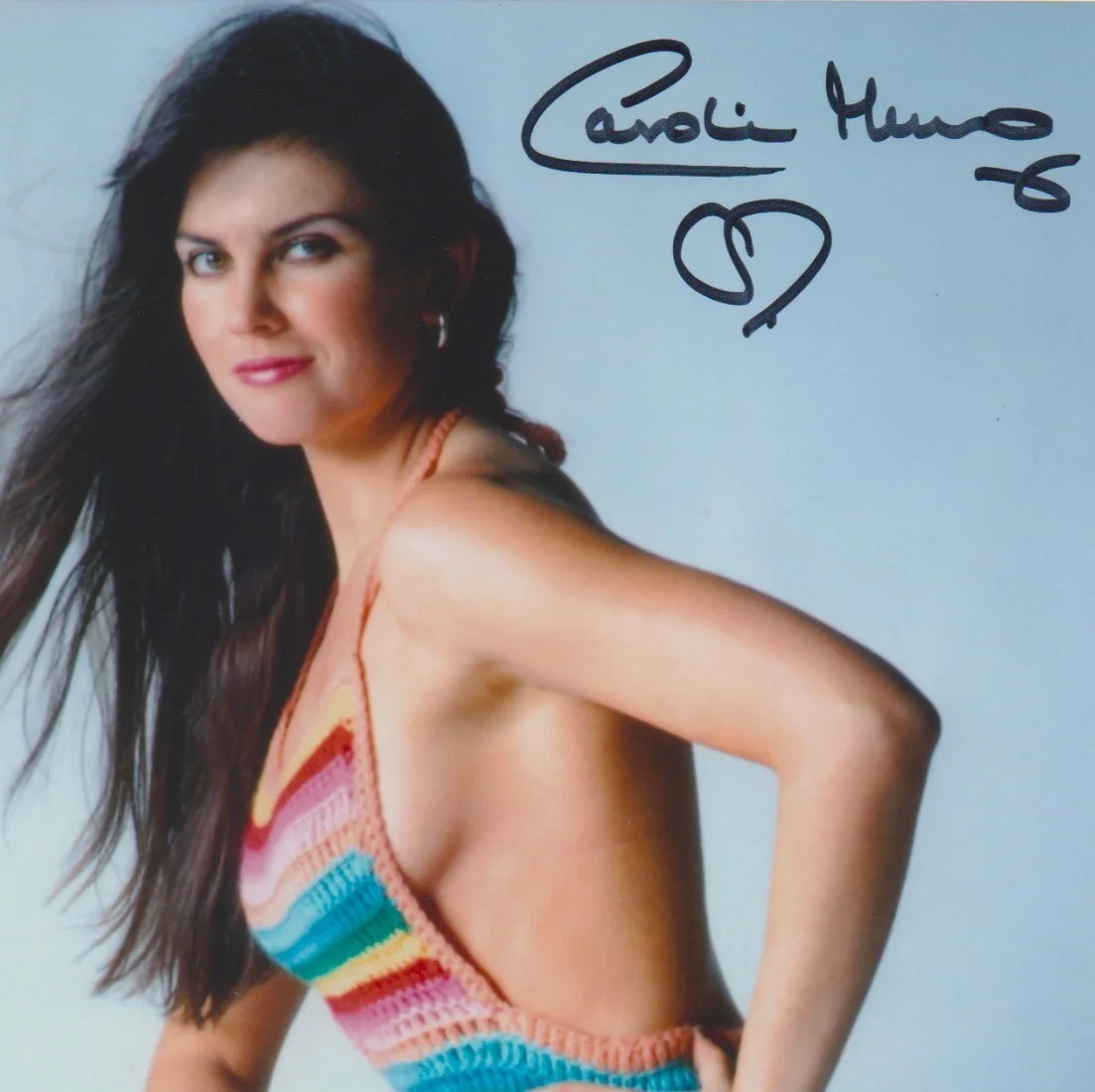 CAROLINE MUNRO hand-signed BUSTY YOUNG LEGGY HOT 8x10 color closeup UACC RD COA, изображение 2