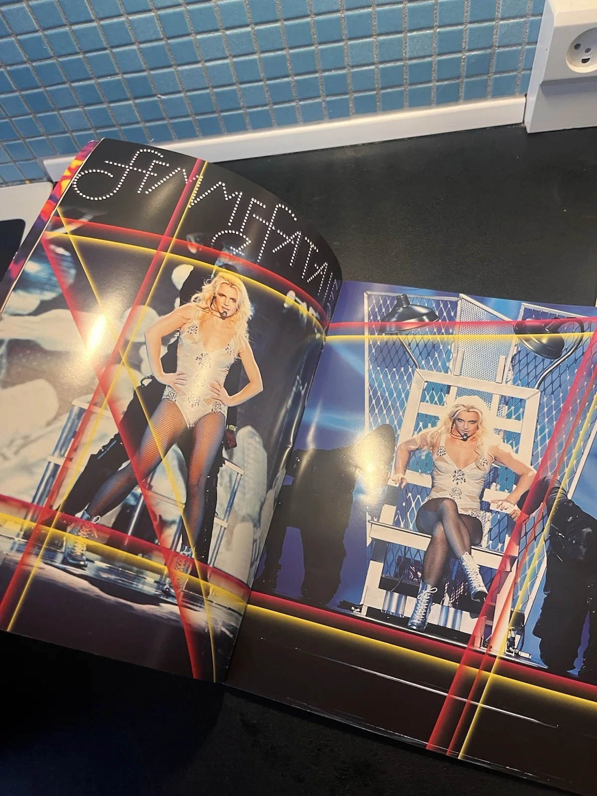 Britney Spears SIGNED Femme Fatale Tour 2011 VIP Program + Merchandise Bundle, image 2