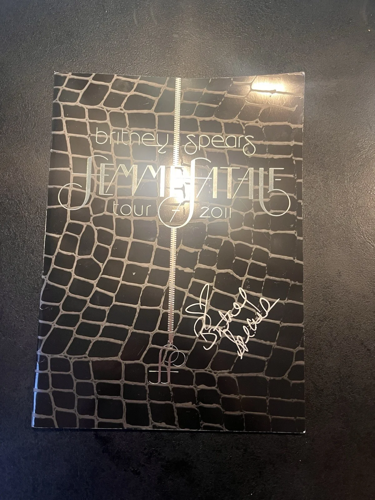Britney Spears SIGNED Femme Fatale Tour 2011 VIP Program + Merchandise Bundle, image 4