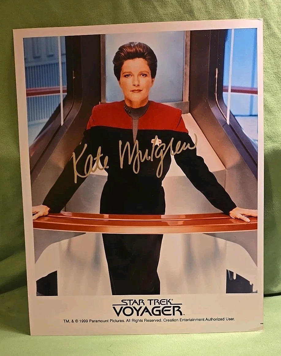 Kate Mulgrew — Autographed Kate Mulgrew Photo Star Trek Voyager Kathryn Janeway VOY W/COA