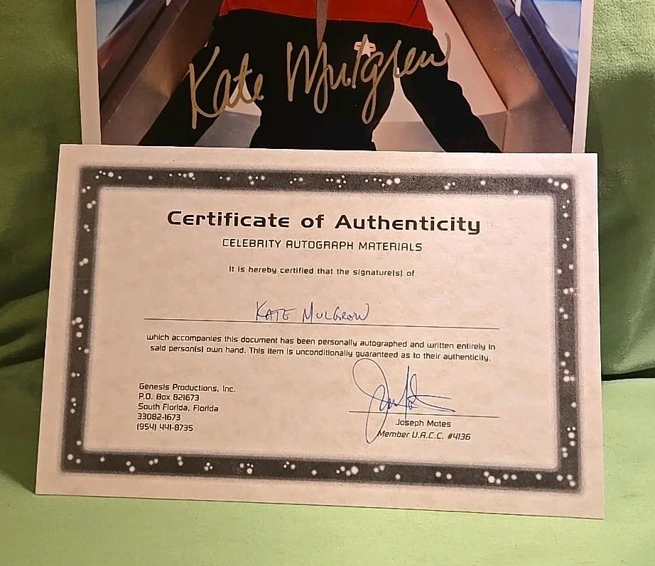 Kate Mulgrew — Autographed Kate Mulgrew Photo Star Trek Voyager Kathryn Janeway VOY W/COA, изображение 3