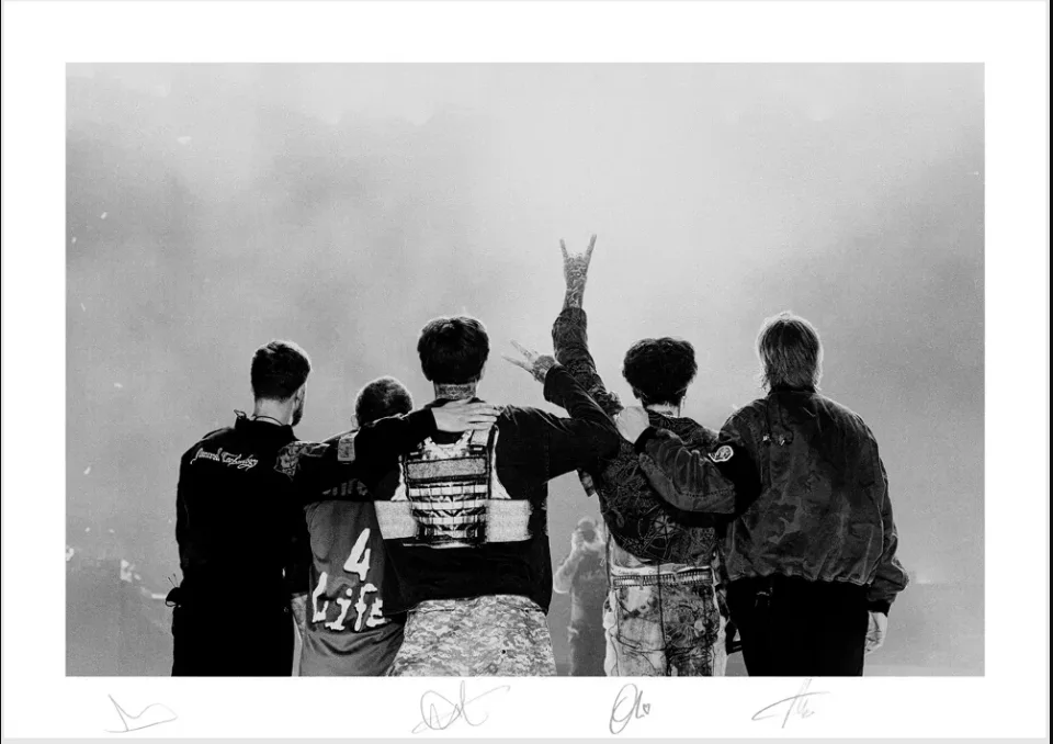 Bring Me The Horizon Authentic Autographed Photographic Print 89/100 SUPER RARE, image 3